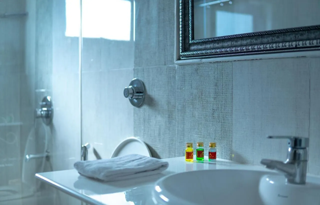 Hotel Amar Kothi Udaipur 3*,  India