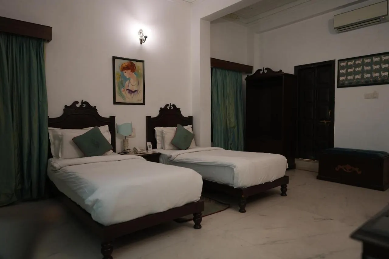 ***  Hotel Amar Kothi Udaipur India